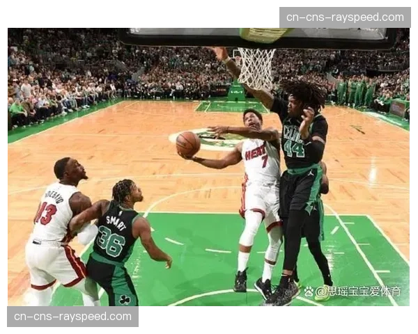 聚焦：凯尔特人vs热火关键战，末节双方共出现9次失误，强度与失误齐飞。