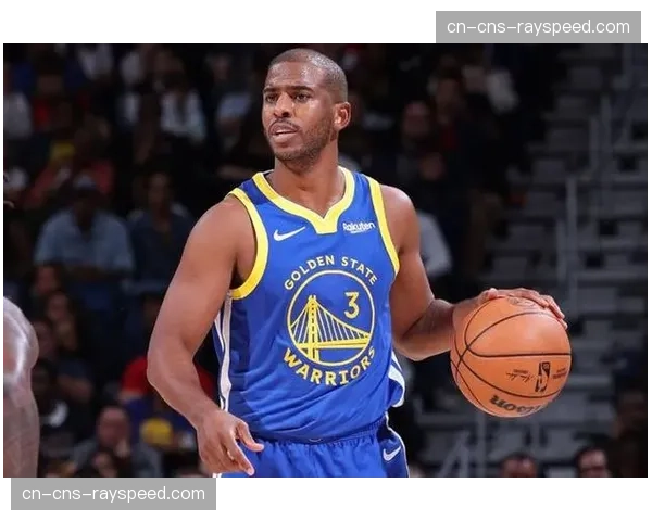 特写：老将克里斯·保罗在职业生涯第120场季后赛前的更衣室准备